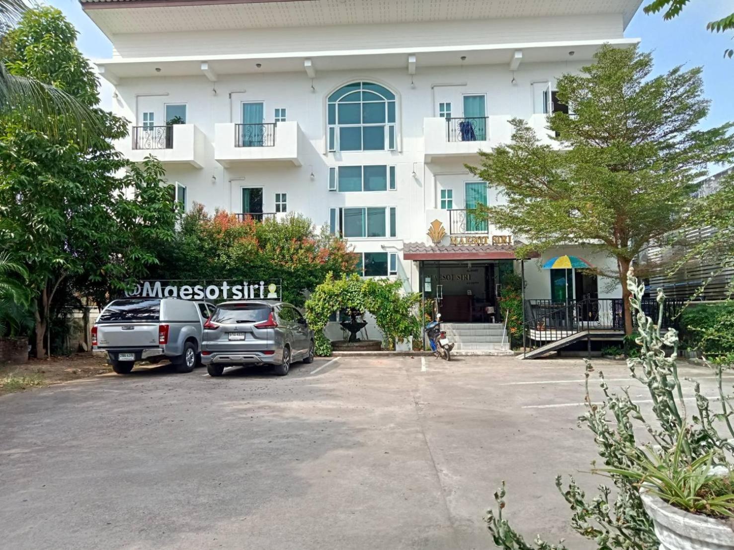 Maesot Siri Hotel Mae Sot Luaran gambar