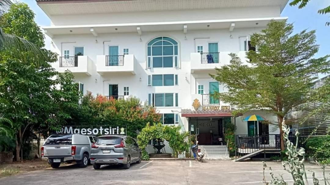 Maesot Siri Hotel Mae Sot Luaran gambar