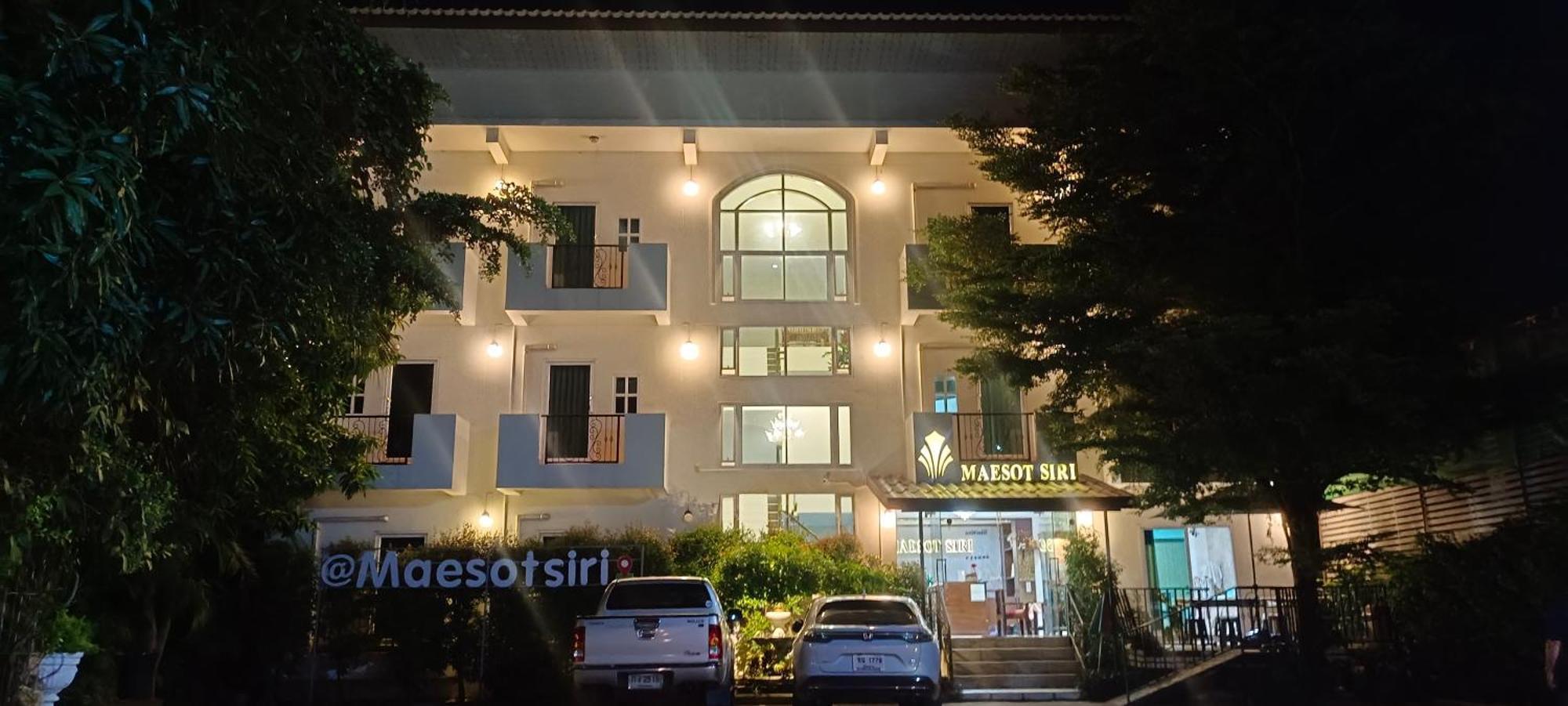 Maesot Siri Hotel Mae Sot Luaran gambar