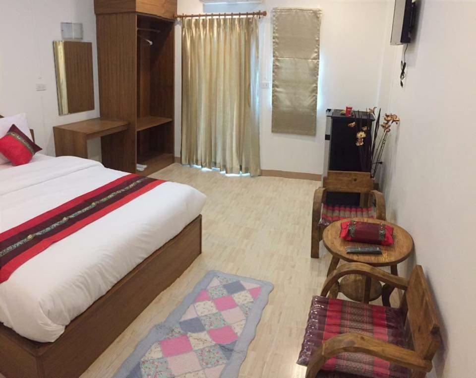 Maesot Siri Hotel Mae Sot Luaran gambar